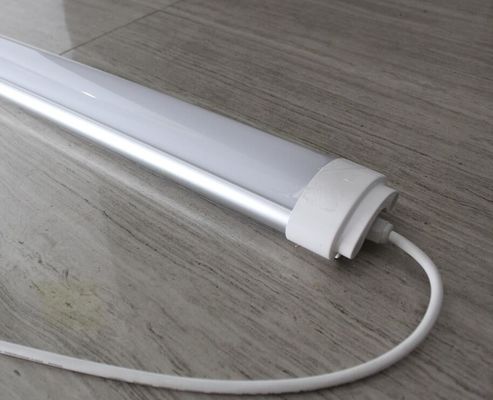 Yüksek kaliteli LED doğrusal ışık PC kapağı ile alüminyum alaşımı su geçirmez ip65 4foot 40w üç kanatlı LED ışık satılıyor