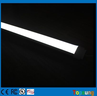 En çok satan LED doğrusal ışık PC kapaklı alüminyum alaşımı su geçirmez ip65 4foot 40w ofis için üç kanatlı LED ışık